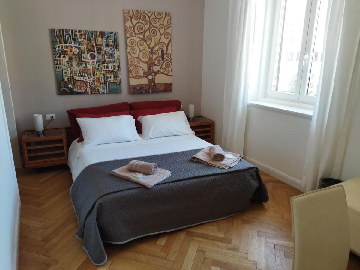 Piazza Goldoni Rooms Triest Zewnętrze zdjęcie